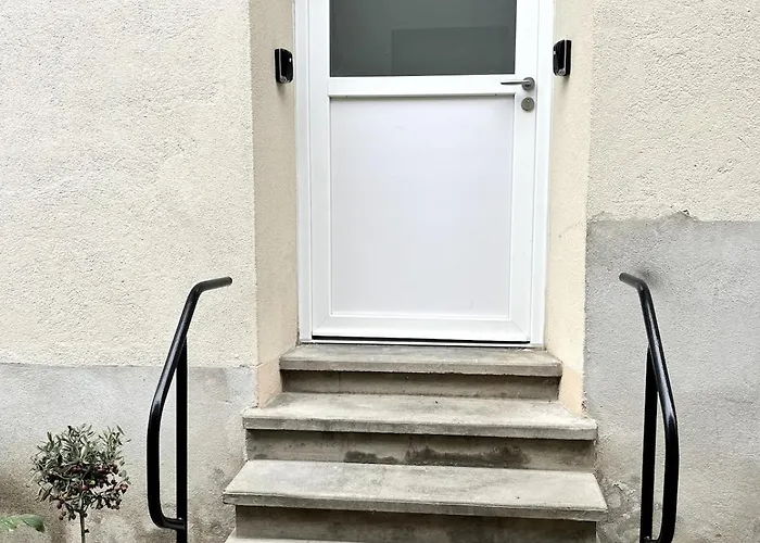 Le Chaleureux, T2 Avec Balcon